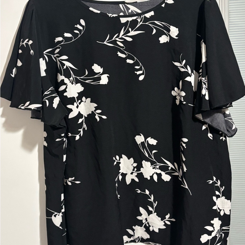 SHEIN Black and White Boxy Short Sleeve Blouse